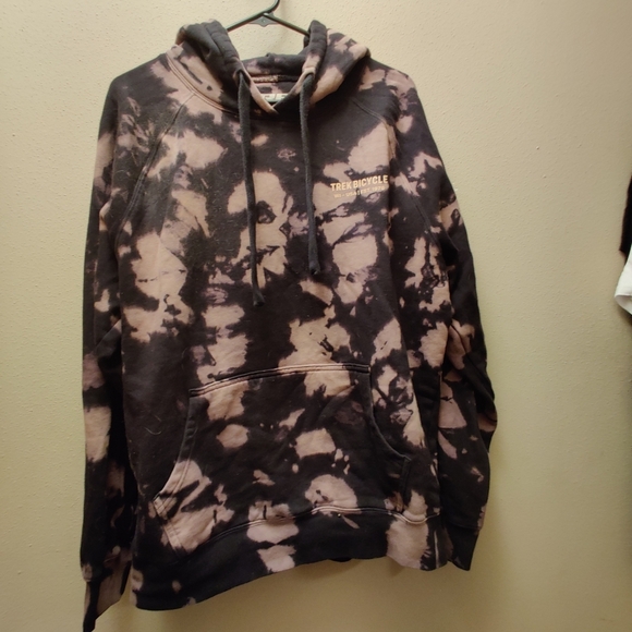 Other - Men's tie dye Trek bicycle hoodie size large